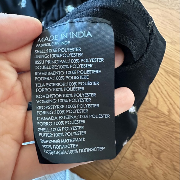 Club Monaco Floral Embroidery Romper with Pockets - Picture 7 of 7